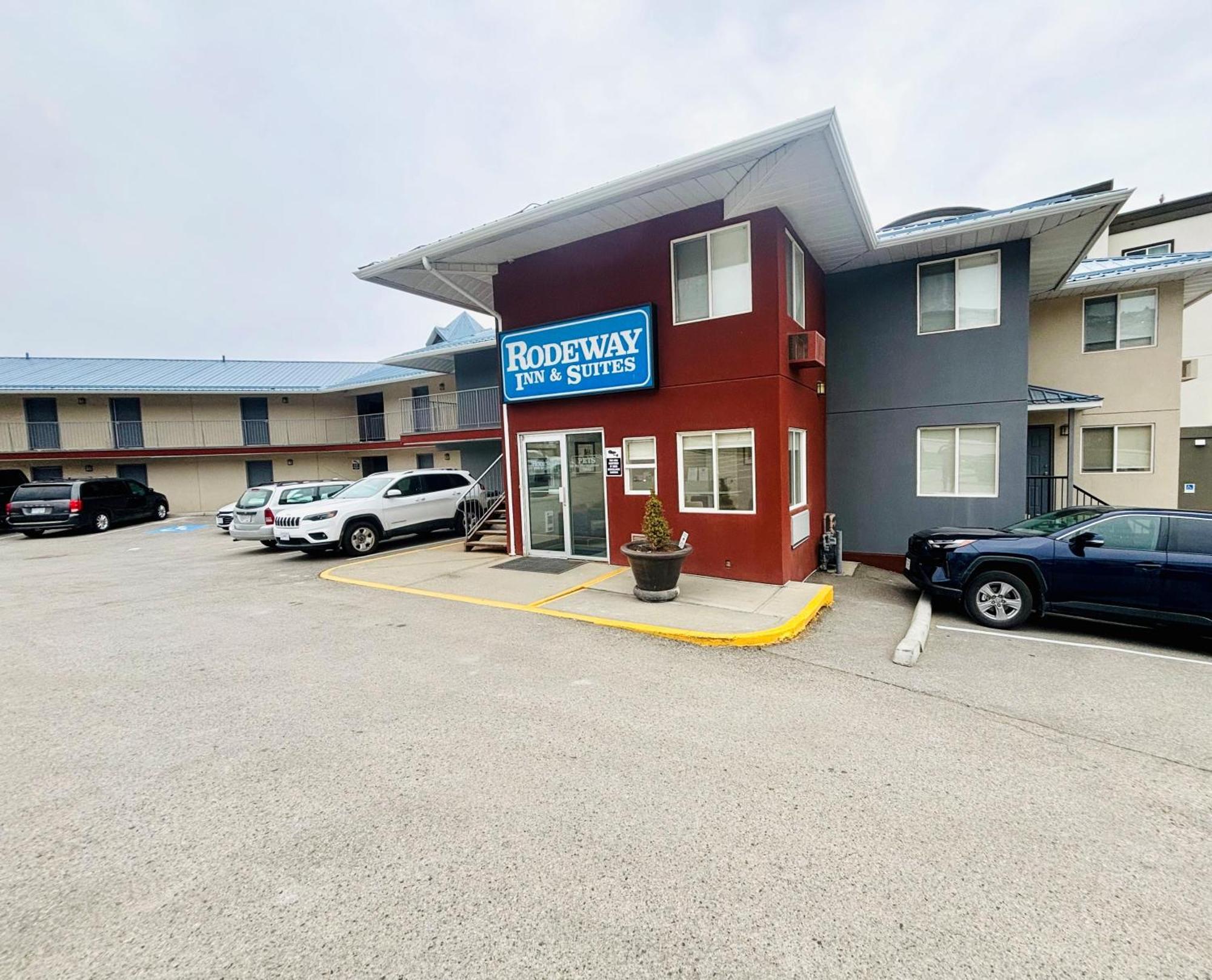 Rodeway Inn & Suites Kamloops Exterior foto