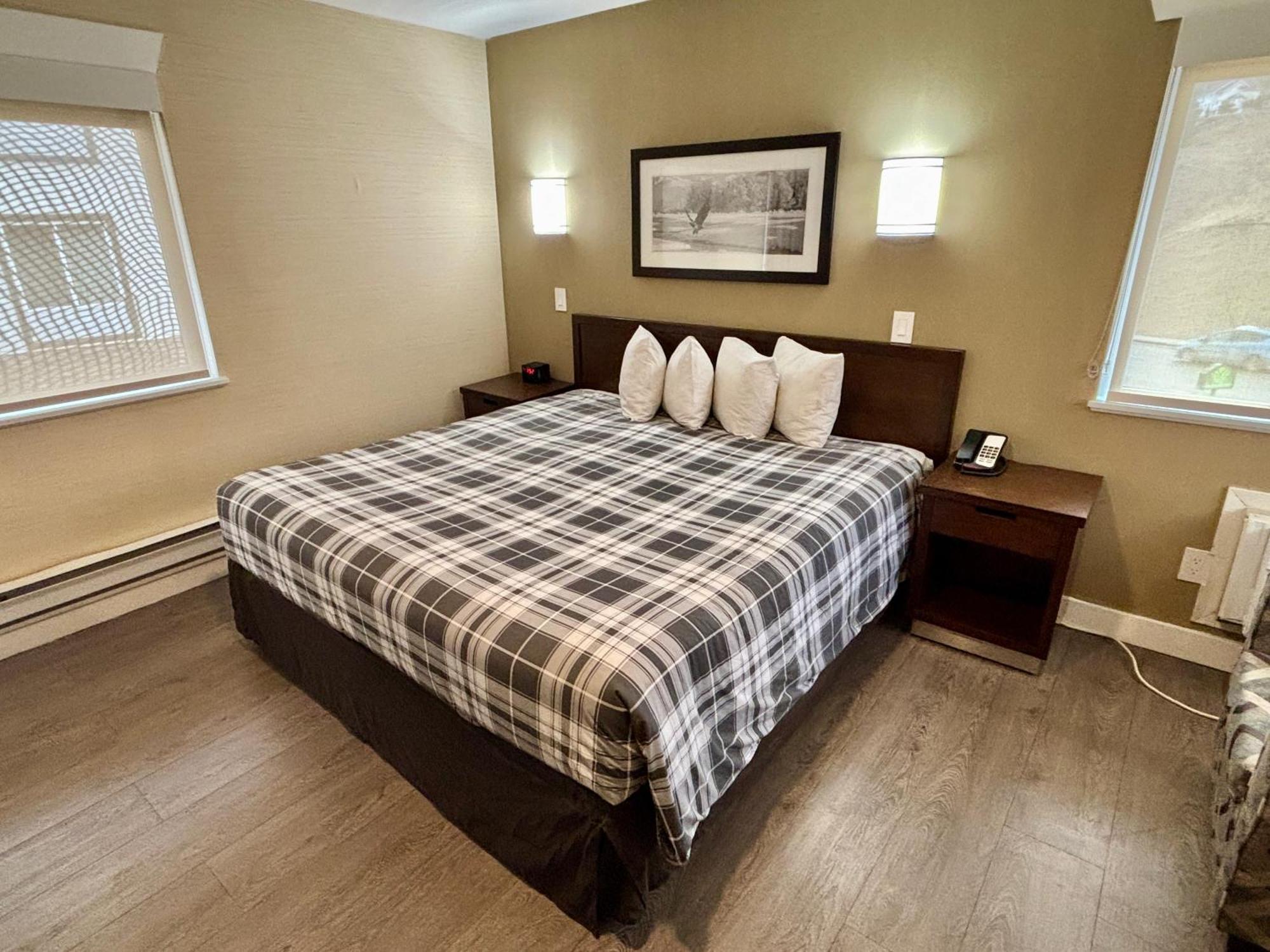 Rodeway Inn & Suites Kamloops Exterior foto