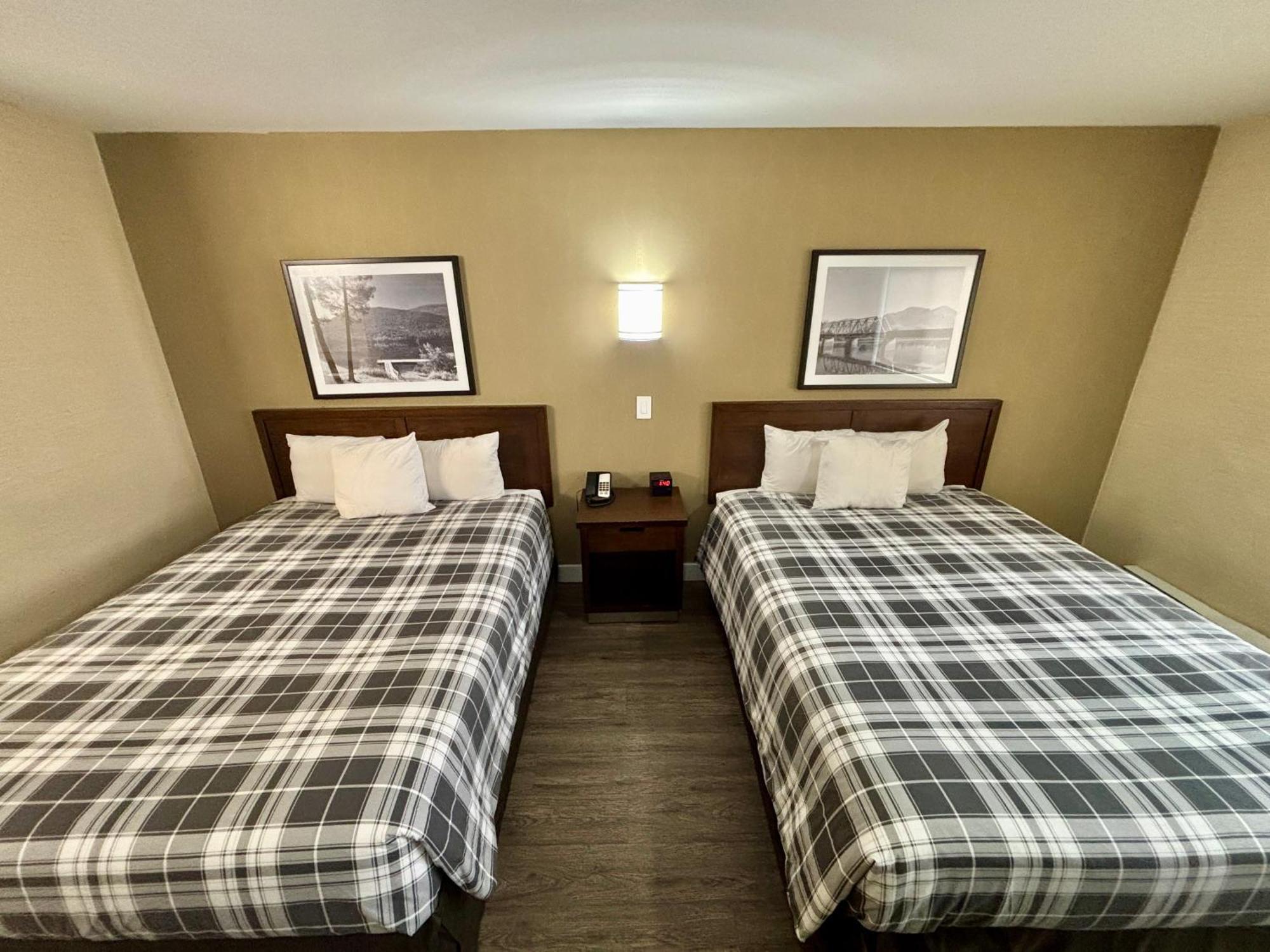 Rodeway Inn & Suites Kamloops Exterior foto