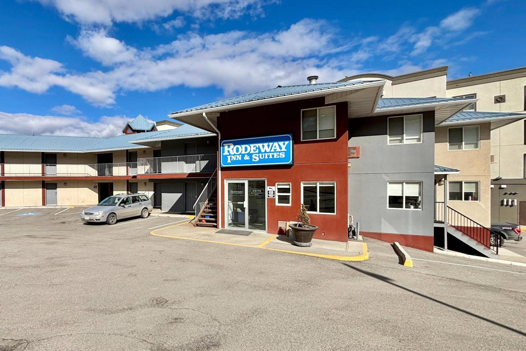 Rodeway Inn & Suites Kamloops Exterior foto